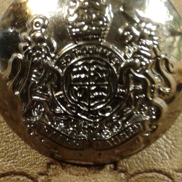 Ralph Lauren Silver-tone Crest Button - Picture 1 of 3